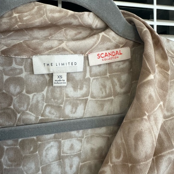The Limited SCANDAL COLLECTION blouse - Picture 2 of 4